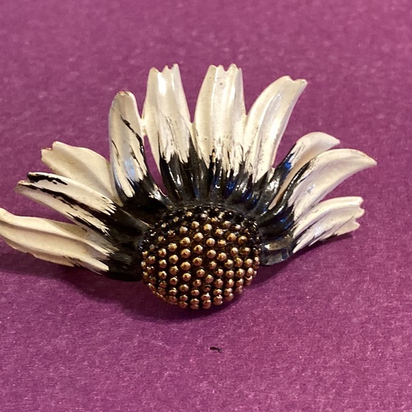 Vintage BSK signed partial sunflower floral  brooch - Picture 1 of 7